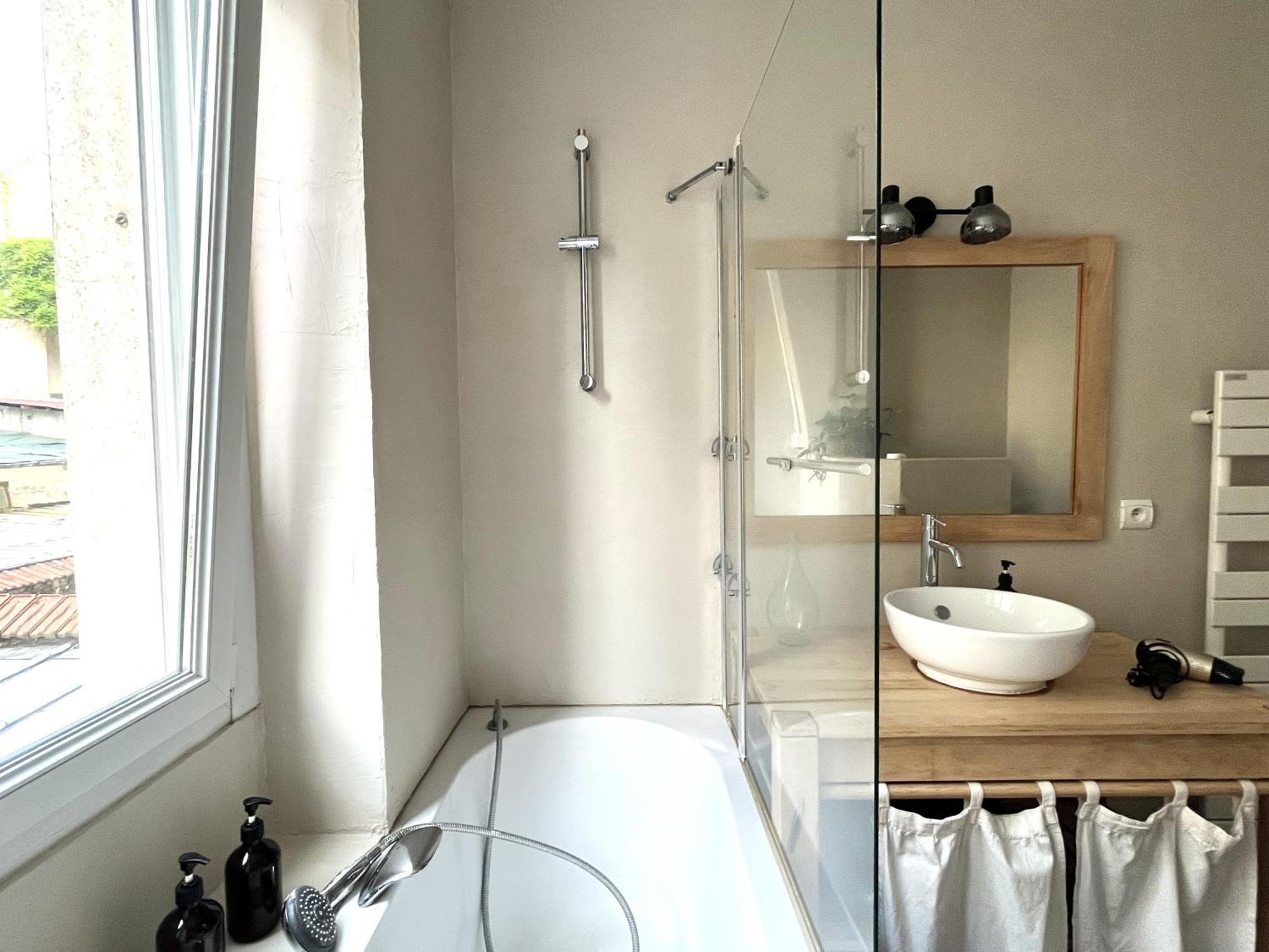 Lovely Haussmannian Flat In Montparnasse Paris Exterior foto